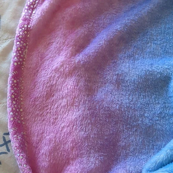 Mermaid tail fleece blanket - Picture 4 of 4